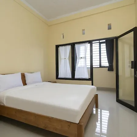 Oyo 2204 Griya Hita Hotel