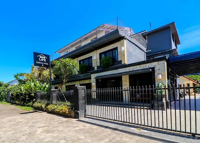 Oyo 2204 Griya Hita Hotel